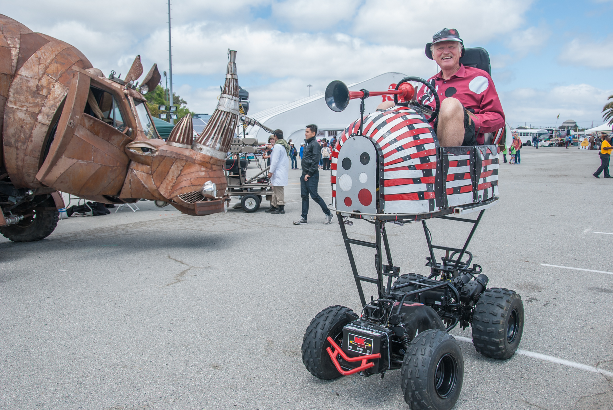 CarsofMakerFaire2015-28 Monster Bumper Car cruises the South Lot at Maker Faire.